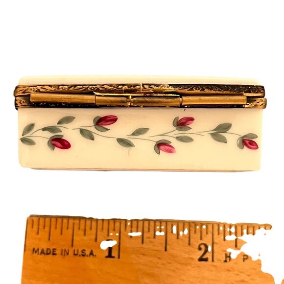 Vintage Limoges Roses and Buds Hinged Shoebox w/ Pink High Heels inside - RARE! - Picture 4 of 7